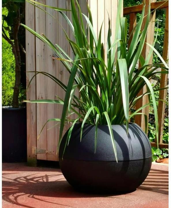 Actual product image Riviera Flower pot black plastic round Bold Ø 50 cm