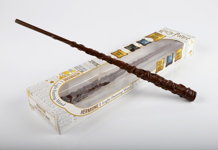 Produktbild Wow! Stuff Harry Potter Zauberstab ass. mit Licht