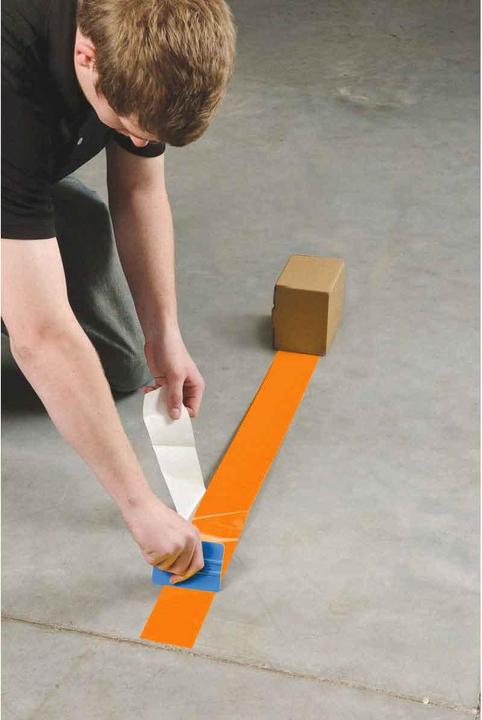 Immagine prodotto Brady B-514, ToughStripe, nastri segnaletici per pavimenti, poliestere, arancione, 101,6 mm x 30 m (101.60 mm)