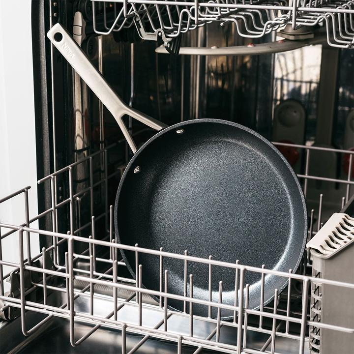 Produktbild Ninja ZEROSTICK Essentials C10026DE (Bratpfanne, Aluminium, Edelstahl, 26 x 8.40 cm)