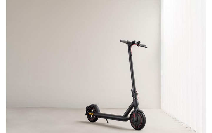 Actual product image Xiaomi 4 Pro (20 km/h, 45 km, 350 W)