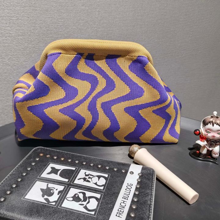Actual product image Only-Bags.Store Gestrickte Polyester Kosmetiktasche, grosse Kapazität Streifenmuster, lässig vielseitig Zip Tasche