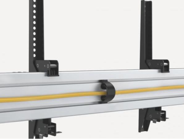 Produktbild equip Pro - Klammer für 3 LCD-Anzeigen - Kunststoff, Aluminium, Stahl - Schwarz, Silbe (Decke, 55", 150 kg)