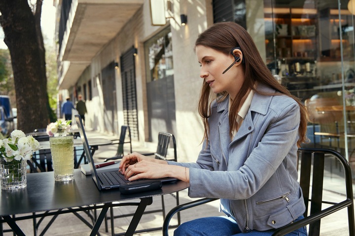 Actual product image Poly Voyager Legend 50-M (Wireless, USB-C)
