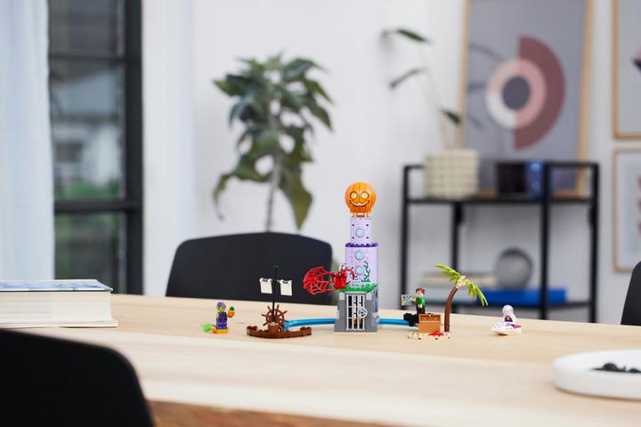 Actual product image LEGO 10790 Confidential (10790, LEGO Marvel)