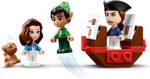 Actual product image LEGO Peter Pan & Wendy's Storybook (43220, LEGO Disney)
