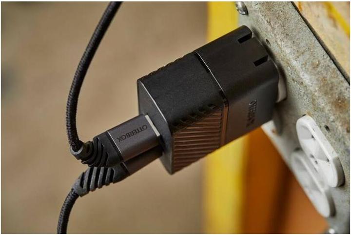 Actual product image OtterBox EU Fast Charge Wall Charger (30 W)