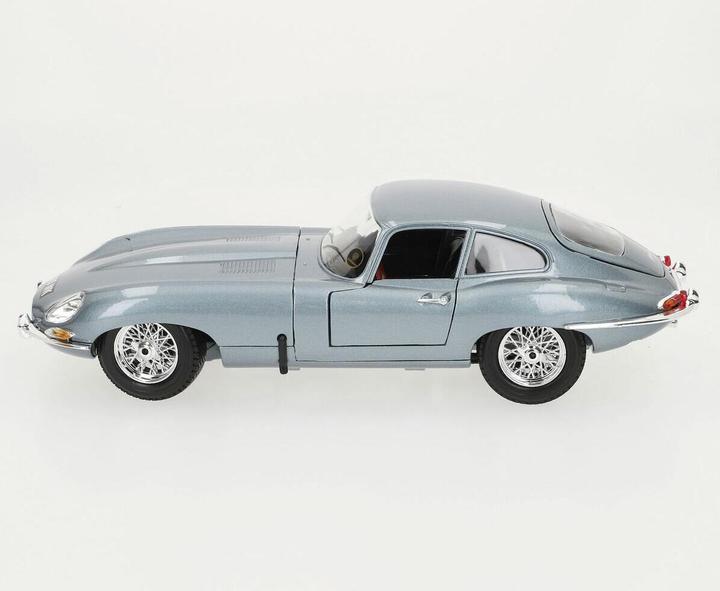 Actual product image Bburago Jaguar E Coupe