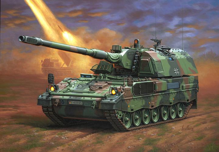 Actual product image Revell self-propelled howitzer 2000