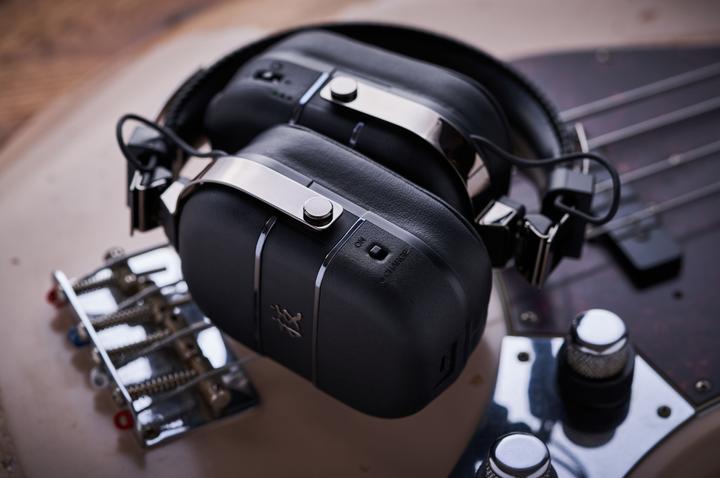 Image du produit BOSS (Electronics) Waza Air Bass (Pas de réduction du bruit, 5 h, Sans fil)