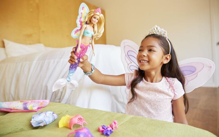 Image du produit Barbie Dreamtopia Royaume Arc-en-Ciel Poupée Fantaisie 3-en-1 Set cadeau