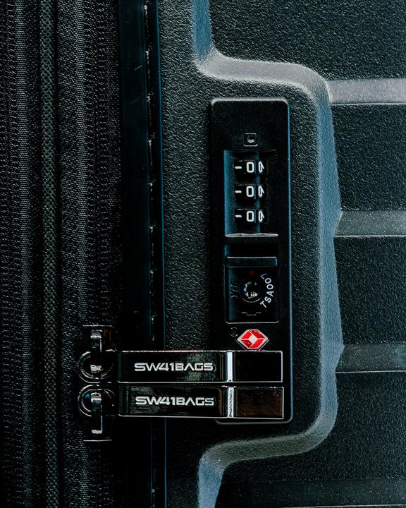 Actual product image Swissbags Diamond Cut - Size Medium expandable (92 l, M (50 - 90l))