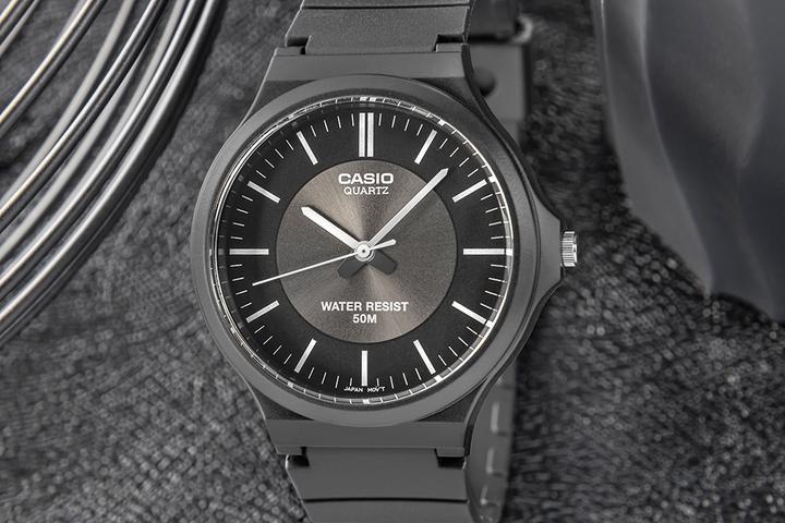 Produktbild Casio 3731 MW-240 -1E3VEF watch (Analoguhr, 43.50 mm)