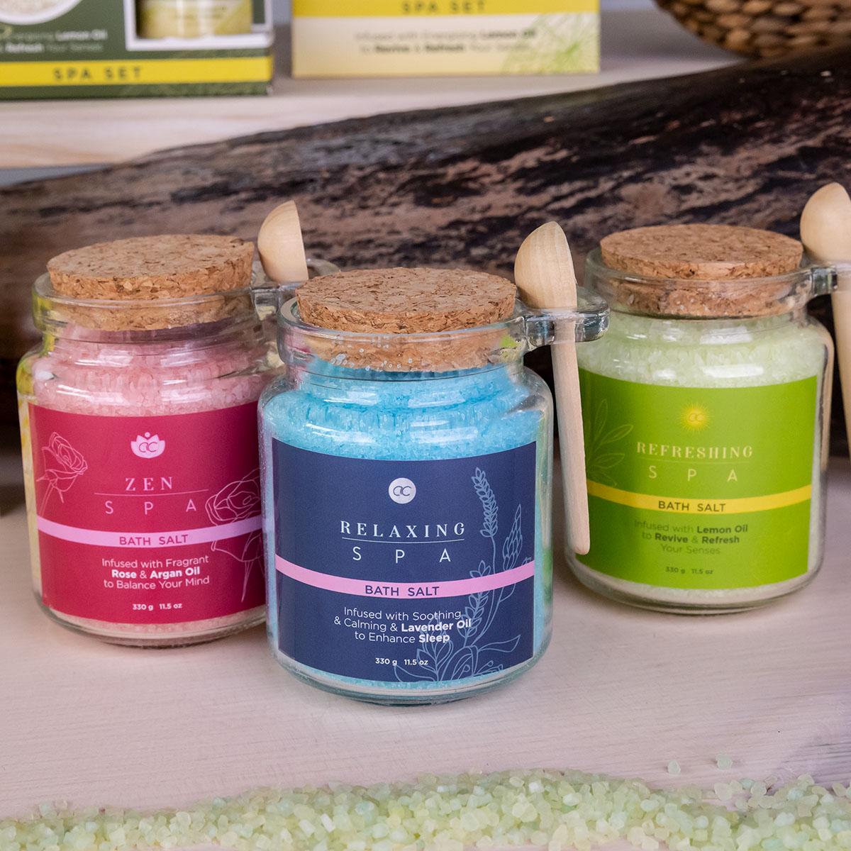 Thumbnail - Accentra, Badezusatz, Badesalz REFRESHING SPA in Glas inkl. Holzlöffel, 330g, angereichert mit Zitronenöl, Duft: Lemon &...