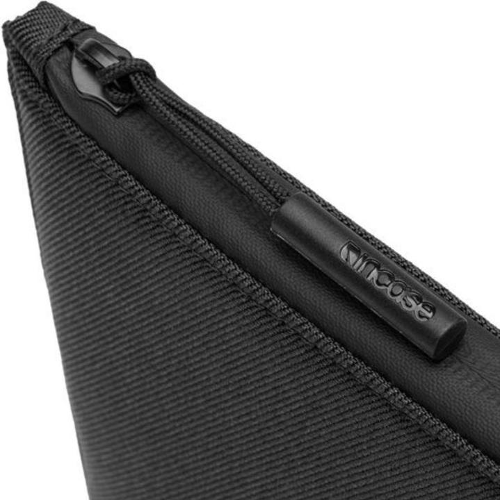 Image du produit Incase Manchon Facet pour ordinateur portable 13 pouces en serge recyclée - Noir (13.30", Apple)