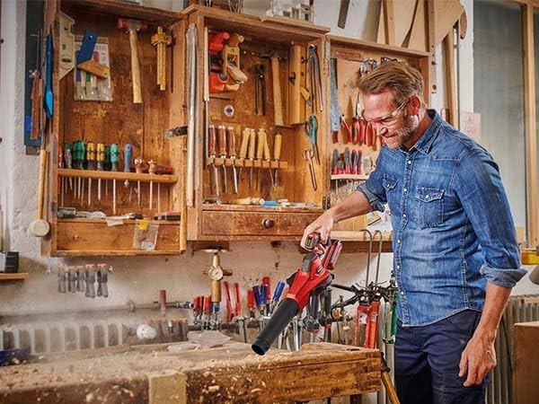 Produktbild Einhell Akku-Laubbläser GE-UB 18/250 Li E (1x4.0Ah) (Laubbläser, Akkubetrieb)