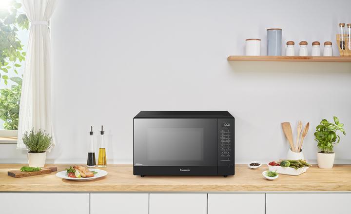 Actual product image Panasonic NN-GT46KBSUG (31 l)