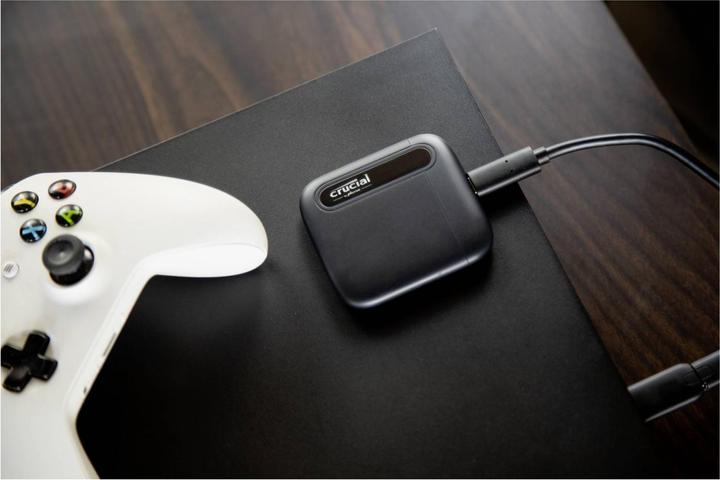 Actual product image Crucial X6 (2000 GB)