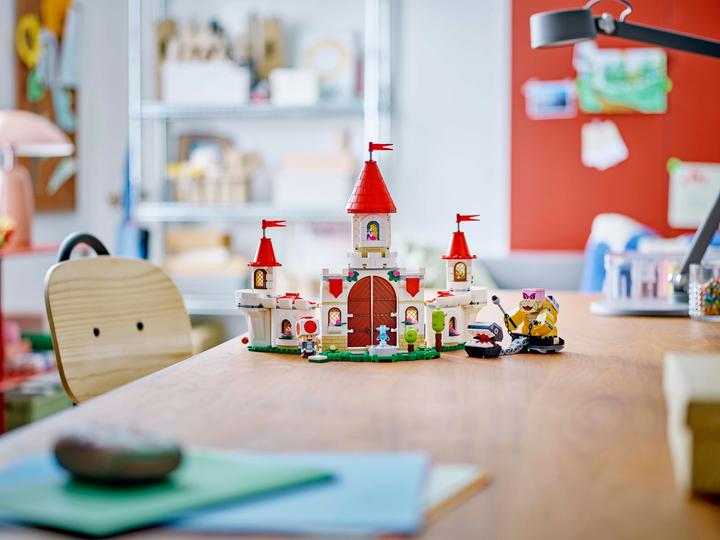 Produktbild LEGO Battle with Roy at Peach's Castle (71435, LEGO Super Mario)
