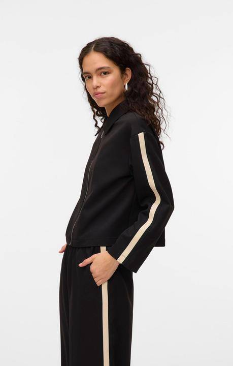 Actual product image Vero Moda VMCHRISSY Leichte Jacke Jacke (36)