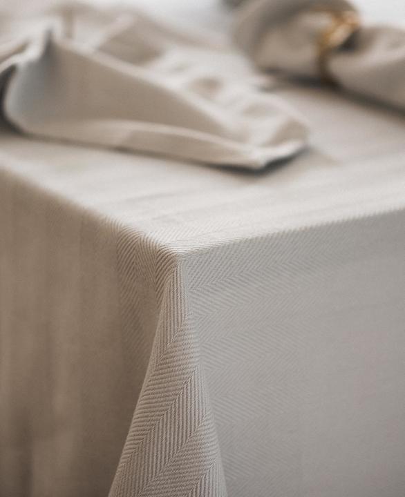 Actual product image Esmée Table cloth (180 x 140 cm)