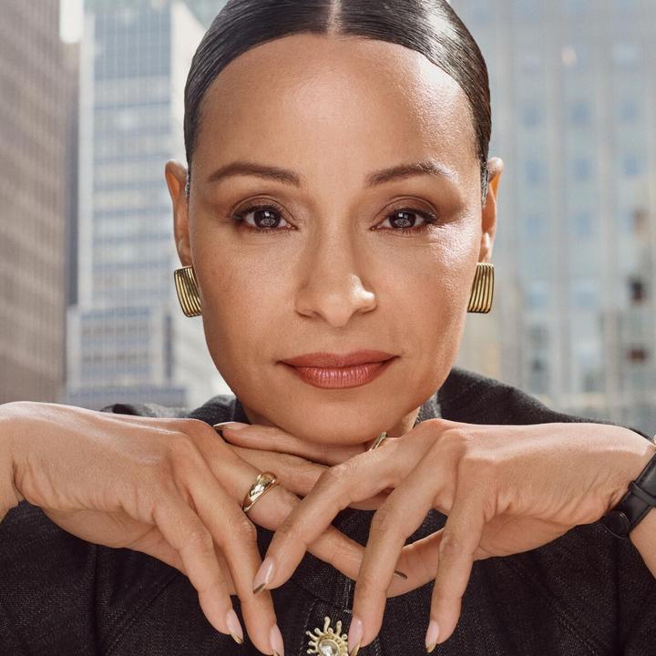 Actual product image Maybelline New York Lifter Plump & Glow Foundation All Day Wear (110)