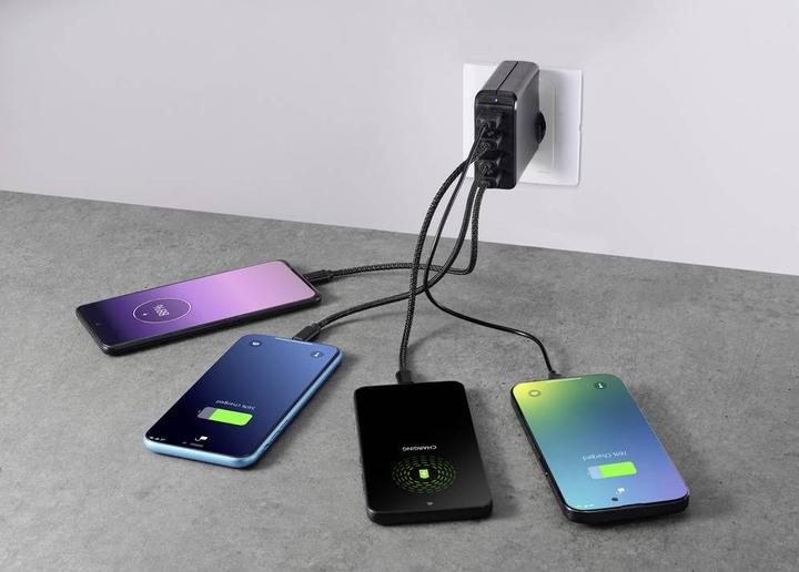 Actual product image Voltcraft UC-4AXX001 USB charger 24 W indoor area Output current (max.) 4.8 A (24 W, 4 ports)