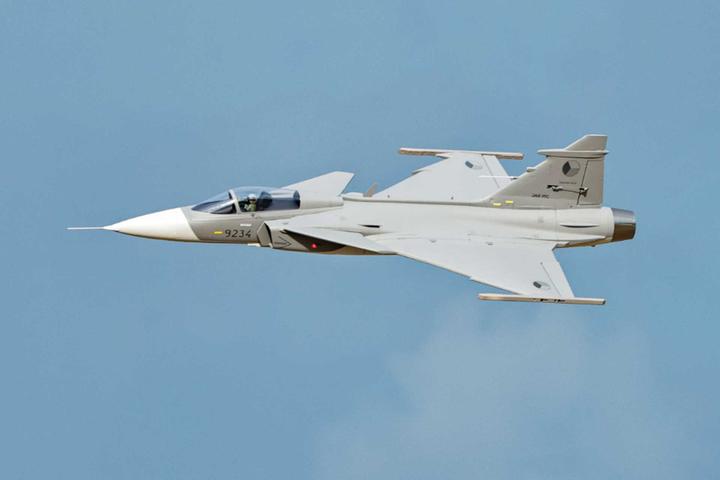 Immagine prodotto Freewing Jas-39 Gripen grigio PNP Jet EDF (Jet)