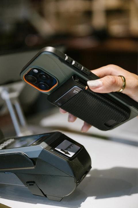 Image du produit UAG Metropolis Magnetic Wallet Stand