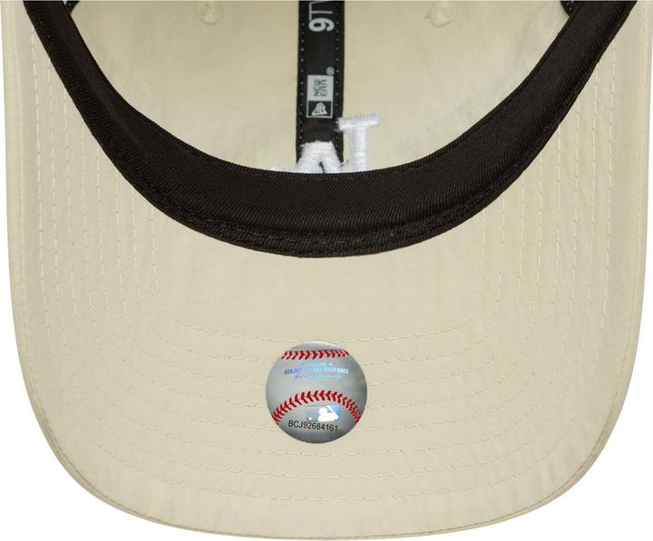 Actual product image New Era 9Twenty Casual Classics Cap - Los Angeles Dodgers