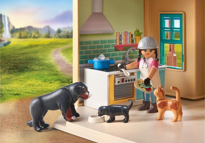 Actual product image Playmobil Waterfall Ranch (71351)