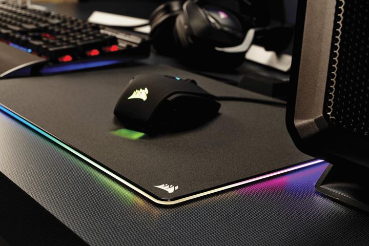 Actual product image Corsair Gaming MM800 Polaris (M)
