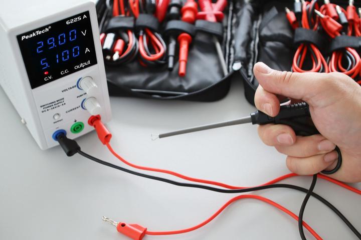 Produktbild Peaktech Messzubehör-Set, P 8201, für Labornetzgeräte mit 4 mm Steckern