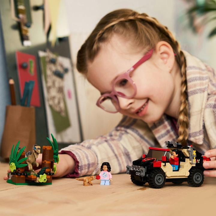Produktbild LEGO Raptor: Verfolgungsjagd mit dem Geländewagen (LEGO Jurassic World)