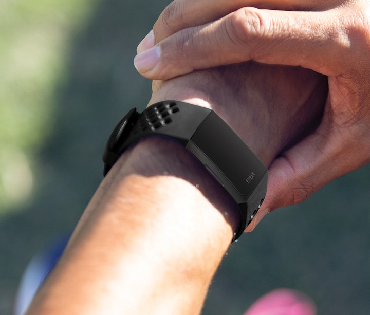 Produktbild Fitbit Sport Band (18 mm, Elastomer, Charge 3, Charge 4)