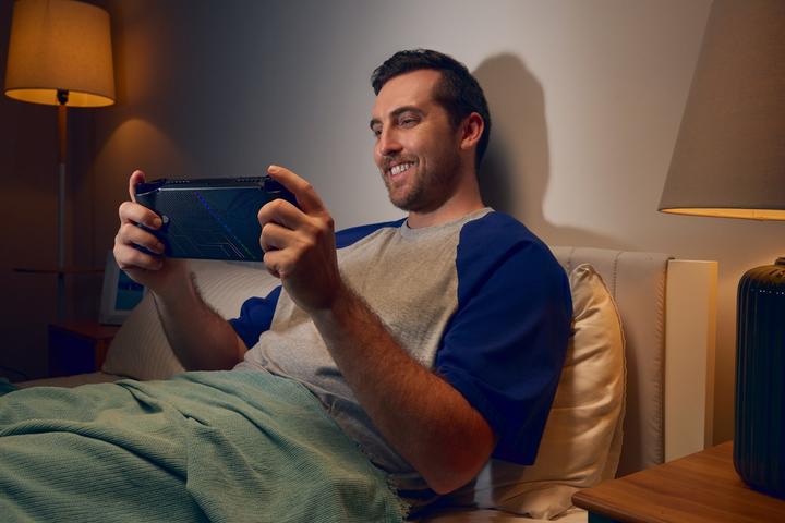 Produktbild ASUS ROG Xbox Ally X RC73XA-NH011W Tragbare Spielkonsole 17 8 cm (7 ) 1 TB Touchscreen WLAN Schwarz