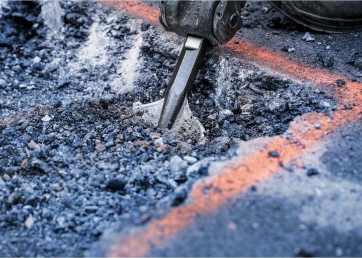 Produktbild Bosch Professional Zubehör PRO HEX 28-4C Spatmeissel, gerundet, 135 x 400 mm (135 mm)