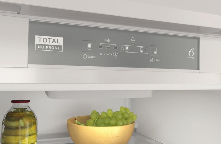 Produktbild Whirlpool Total No Frost Kombinierter Einbaukühlschrank - WHR 18 TD (250 l)