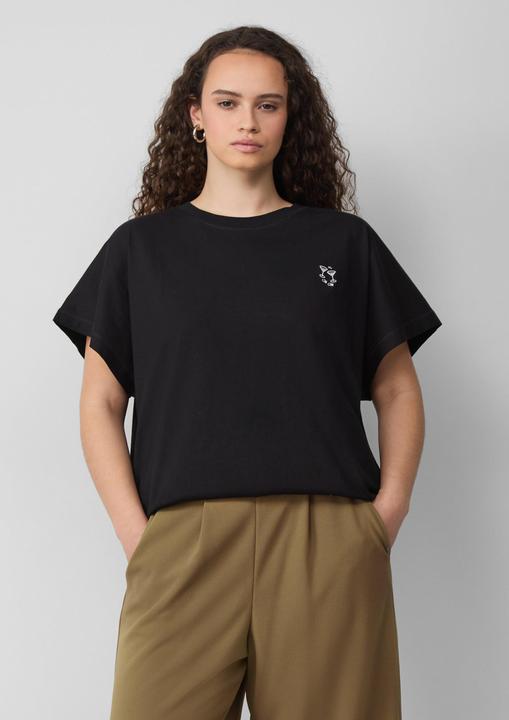 Actual product image S.Oliver T-Shirt lässiges Shirt mit angeschnittener Schulter und kleiner Stickerei (50)