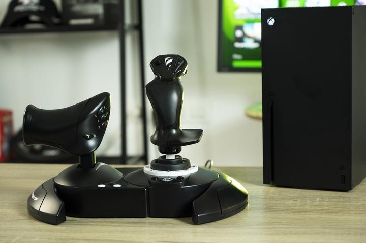 Immagine prodotto Thrustmaster T. Volo Hotas Uno (Xbox One X, PC, Xbox Series X, Xbox One S, Xbox Serie S)