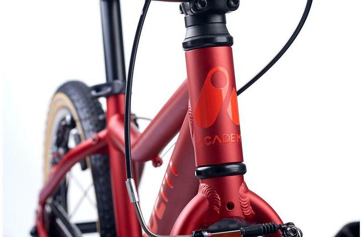 Produktbild Academy Grade 3 (16")