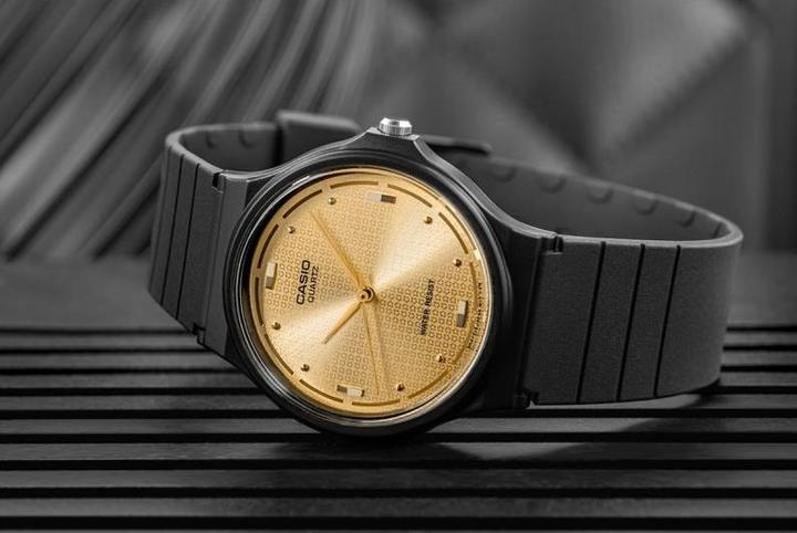 Produktbild Casio MQ-76-9ALDF Damenuhr + BOX (Analoguhr, 38.80 mm)