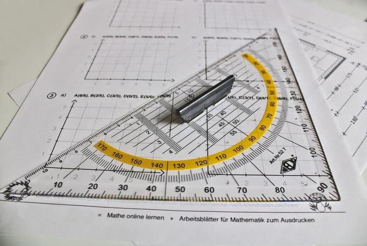 Actual product image Wedo geo-triangle (25 cm, Plastic)