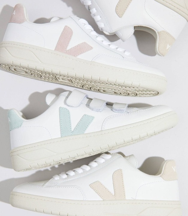Actual product image Veja V-12 (39)