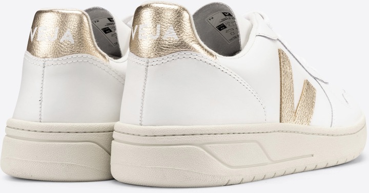 Actual product image Veja V-10 (39)
