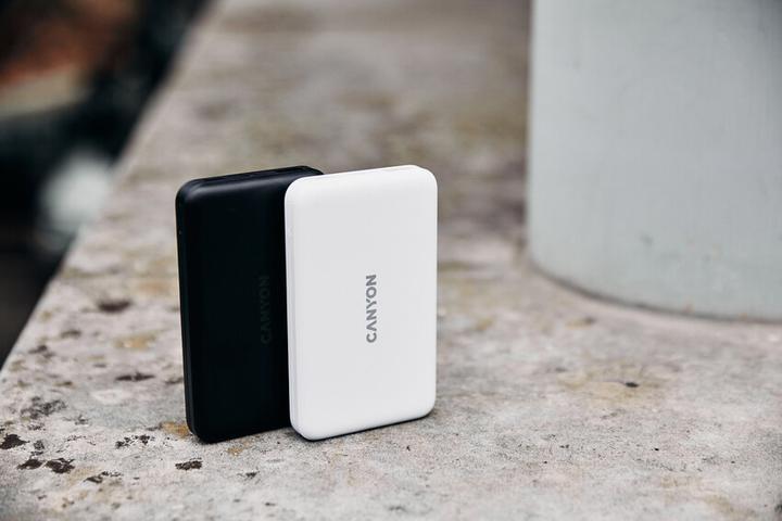 Actual product image Canyon Powerbank PB-1001 10000 mAh Juodas (CNS-CPB1001B) (10000 mAh, 18 W, 37 Wh)