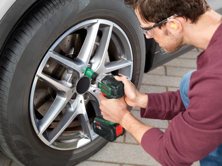 Actual product image Bosch Home & Garden UniversalImpactDrive 18V-350 (Battery operated)
