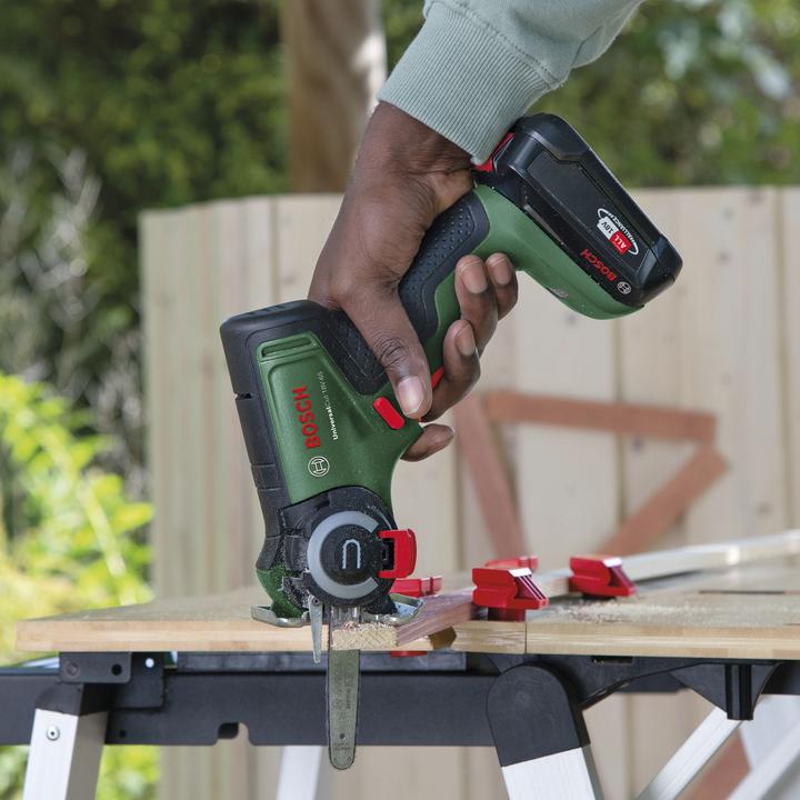Produktbild Bosch Home & Garden UniversalCut 18V-65