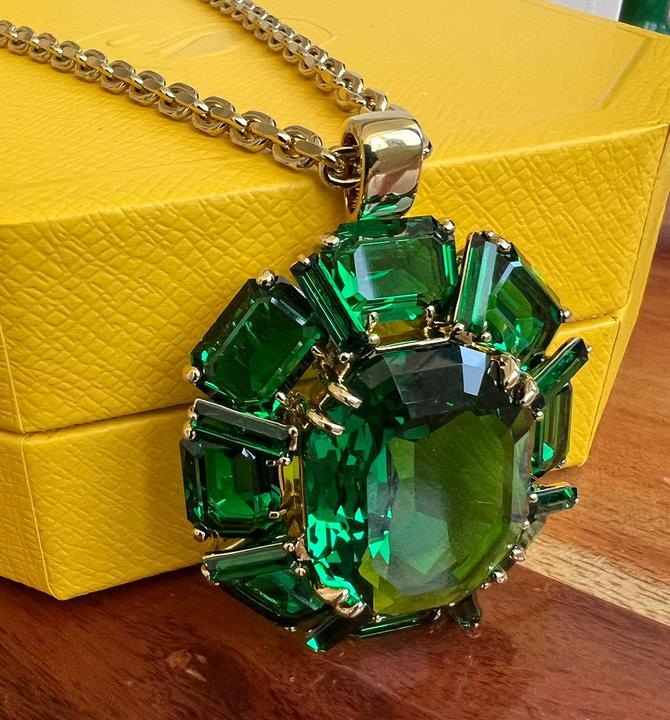 Produktbild Swarovski Millenia Halskette Verschiedene Schliffe Grün Gold (Swarovski Metall, 80 cm)