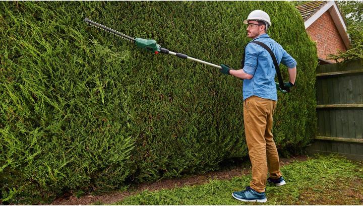 Produktbild Bosch Home & Garden UniversalHedgePole 18 (Akkuheckenschere)